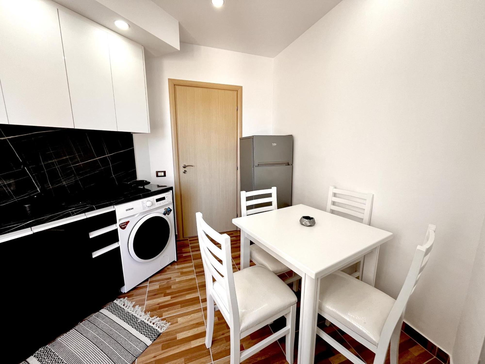 Kam Apartments In The City Center Влёра Экстерьер фото