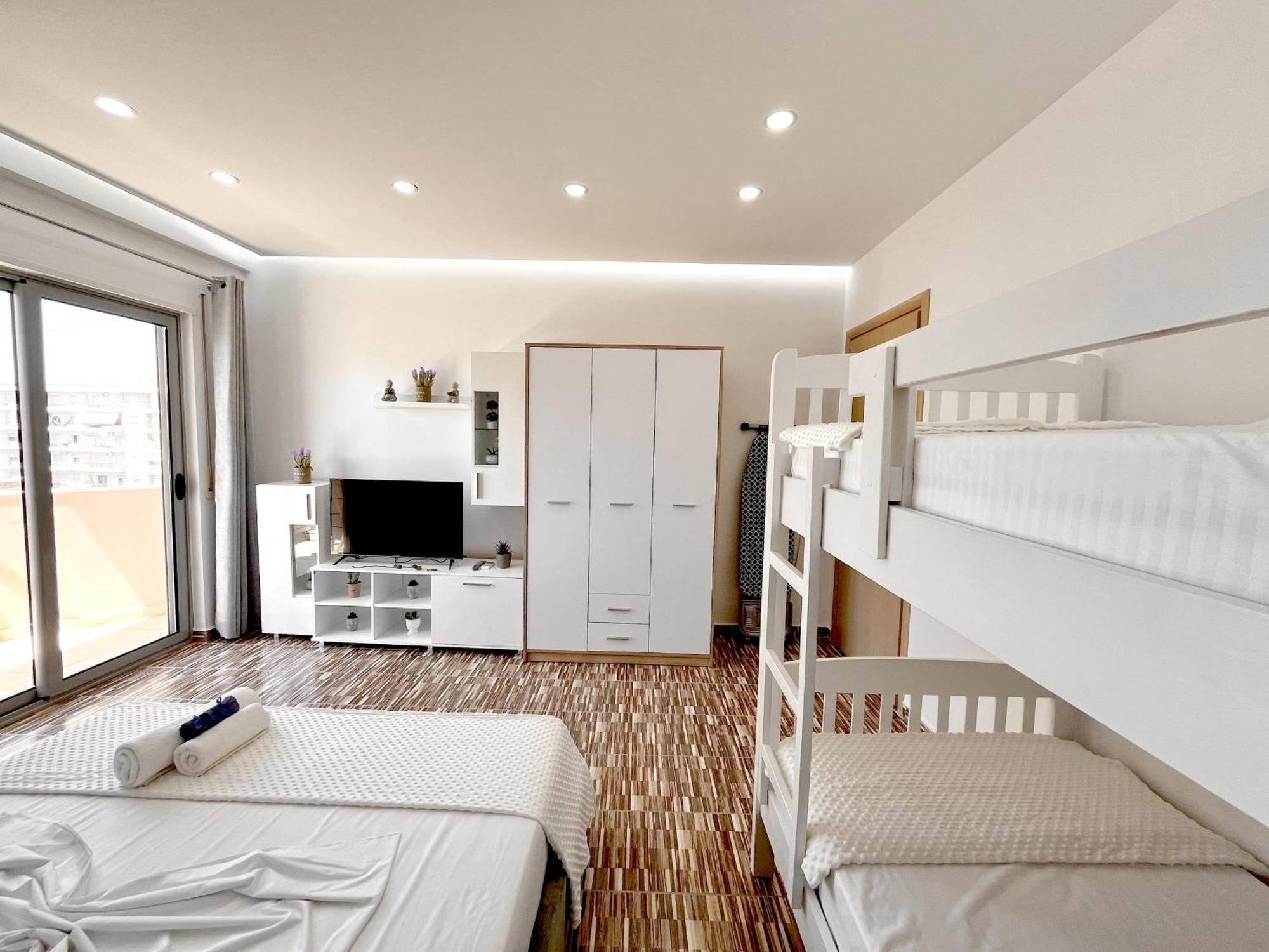 Kam Apartments In The City Center Влёра Экстерьер фото