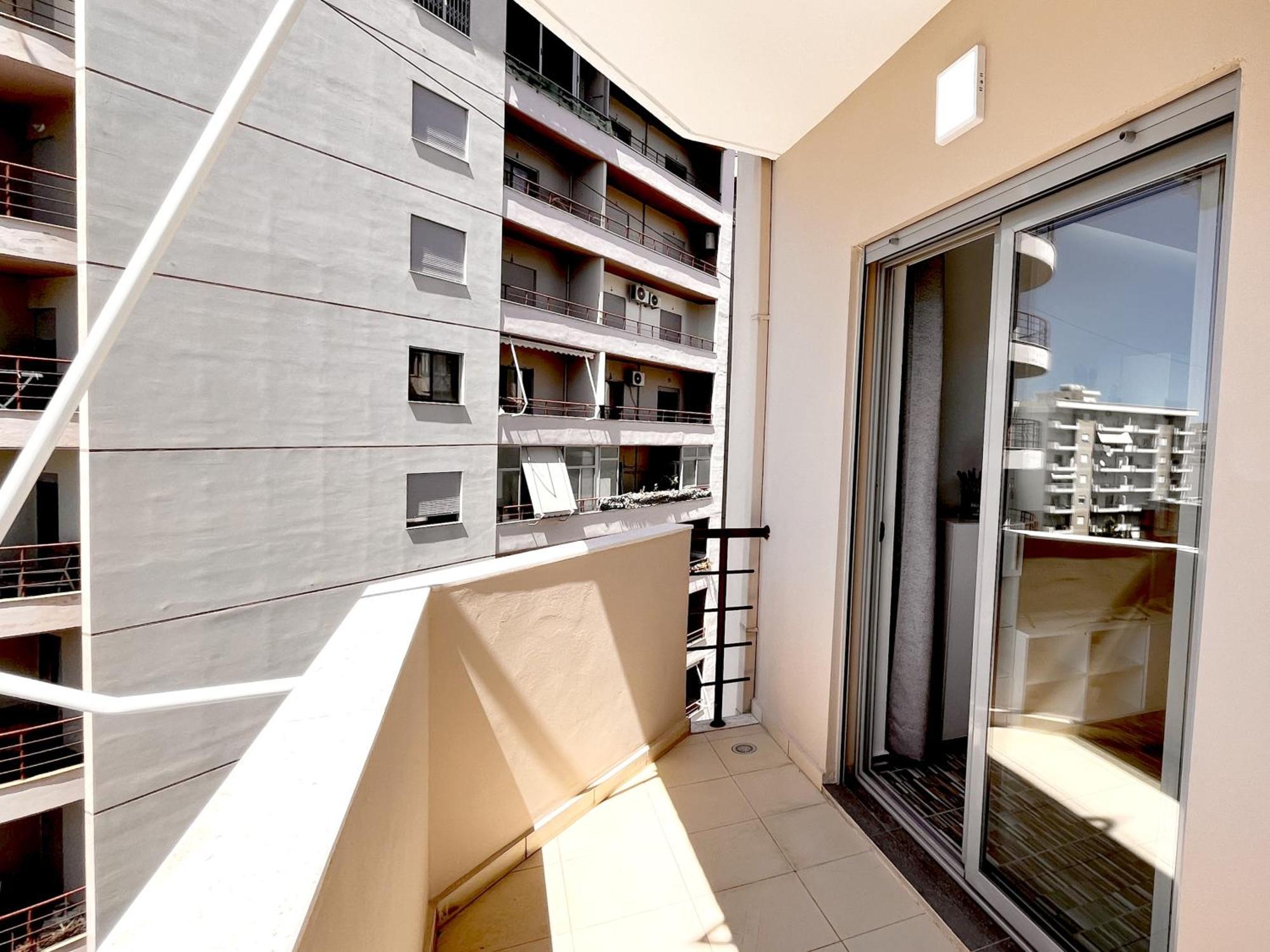 Kam Apartments In The City Center Влёра Экстерьер фото