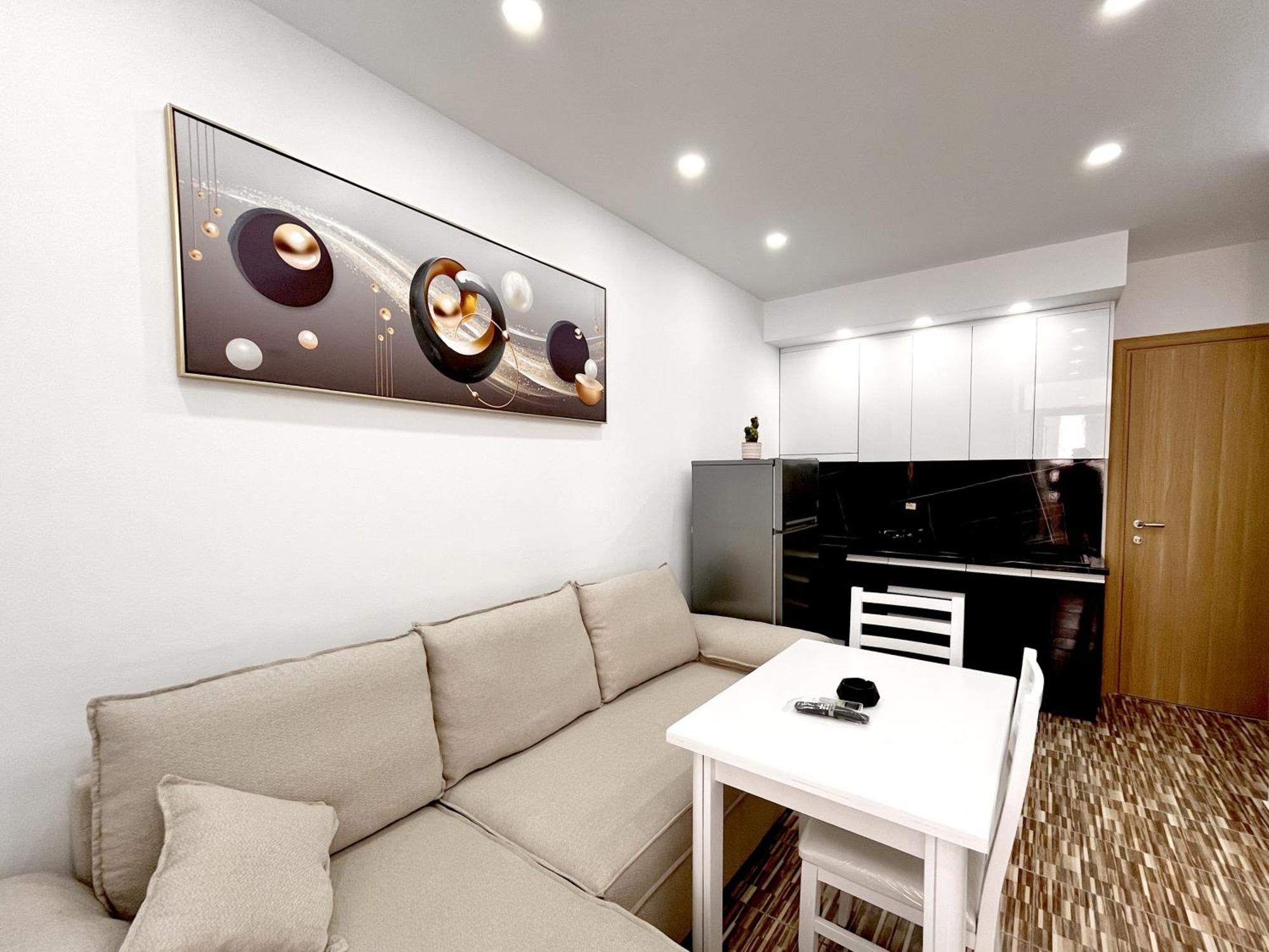 Kam Apartments In The City Center Влёра Экстерьер фото