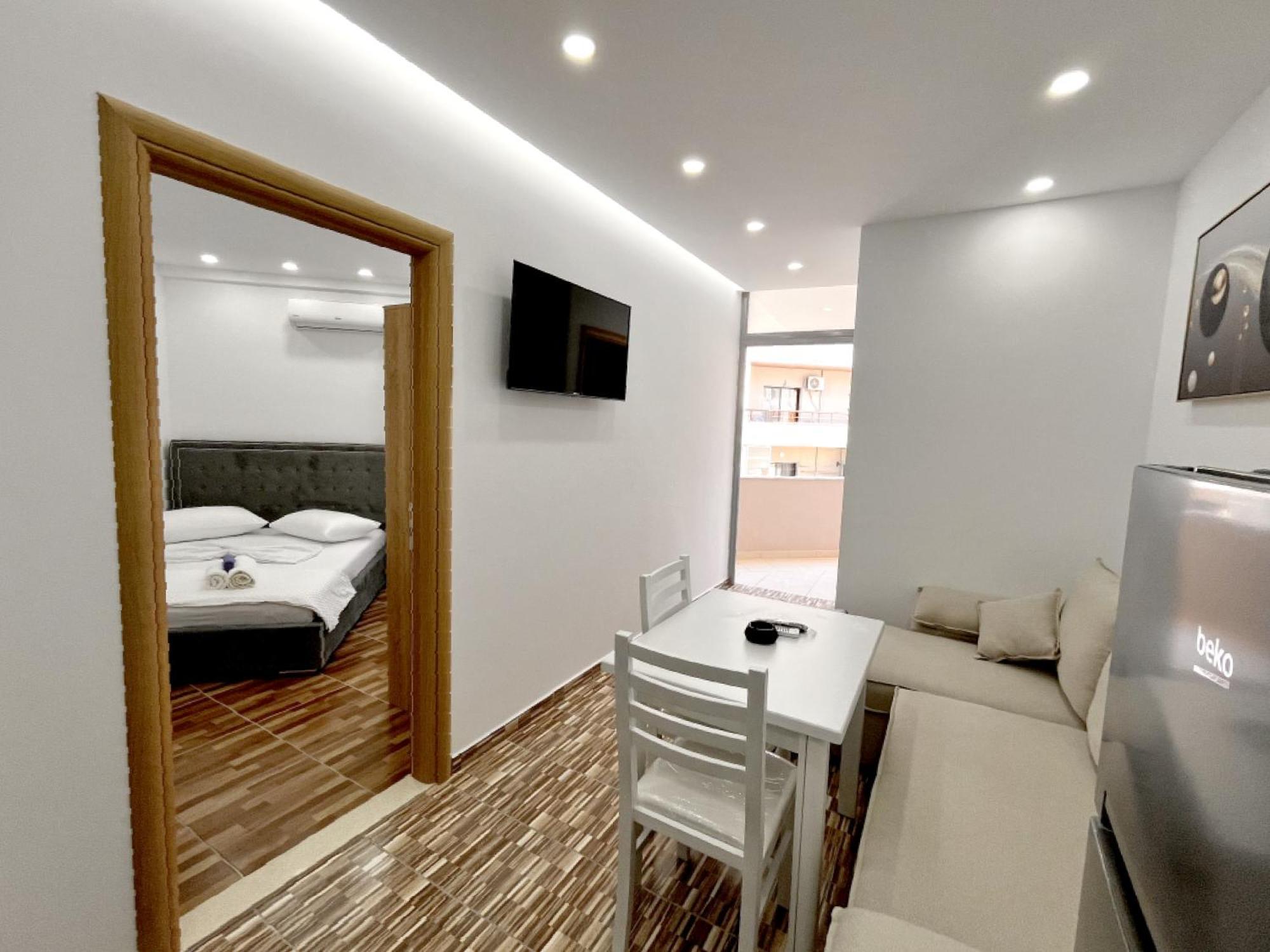 Kam Apartments In The City Center Влёра Экстерьер фото