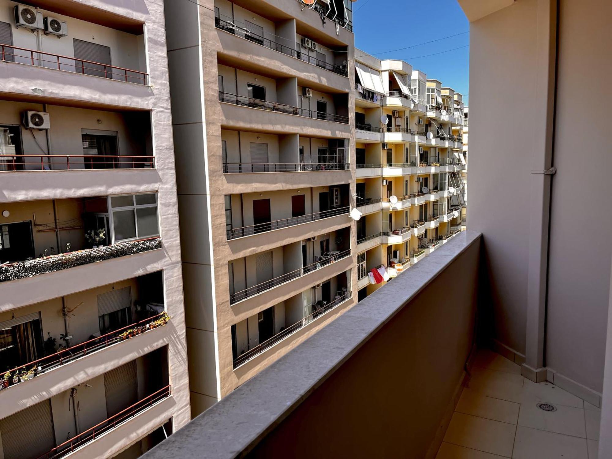 Kam Apartments In The City Center Влёра Экстерьер фото